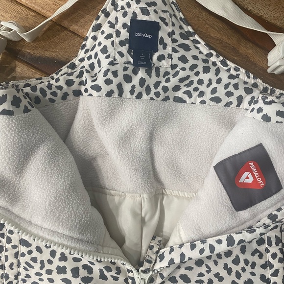 GAP size 3 Snowpants - Picture 2 of 2